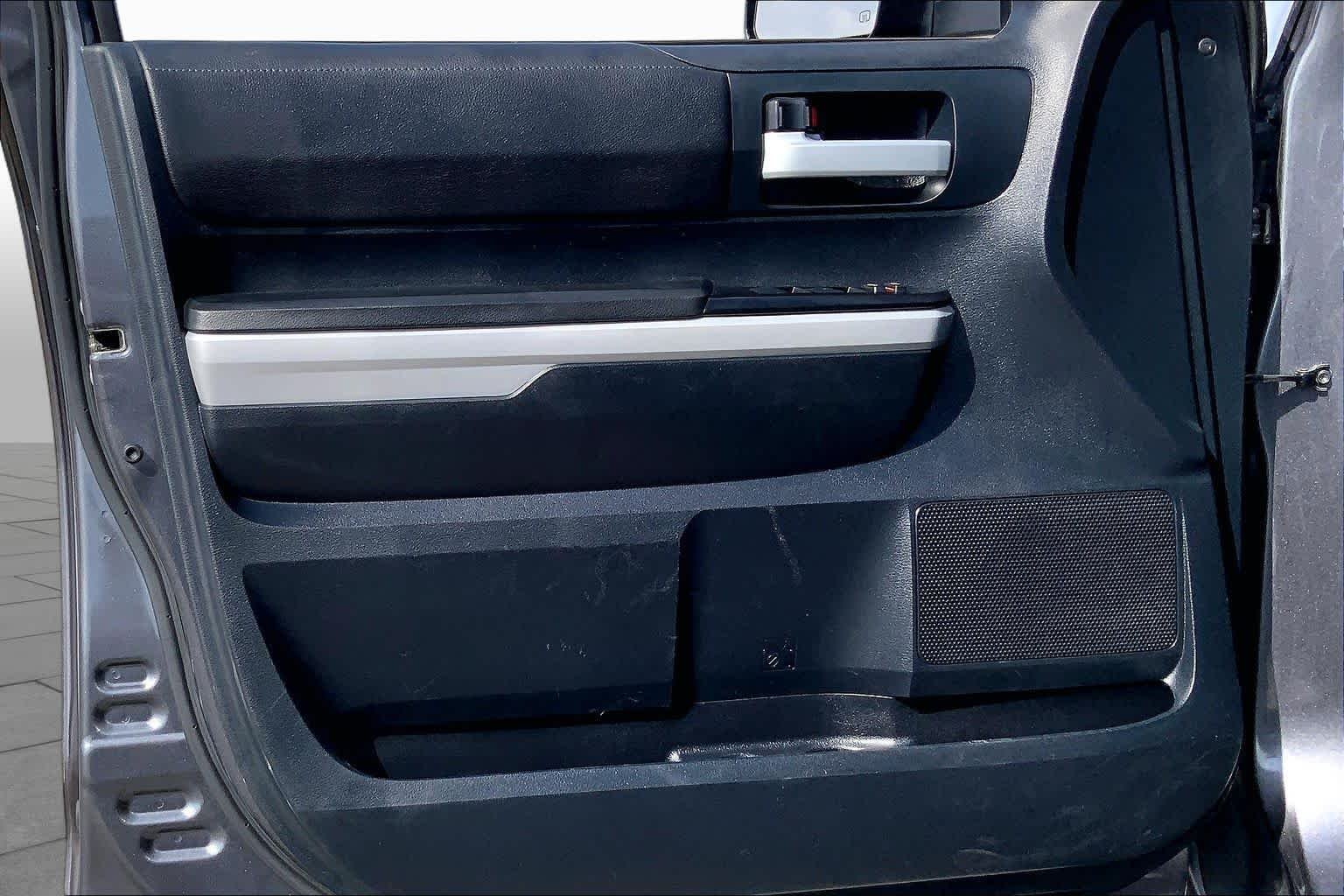 Used 2019 Magnetic Gray Metallic Toyota SR5 image 21
