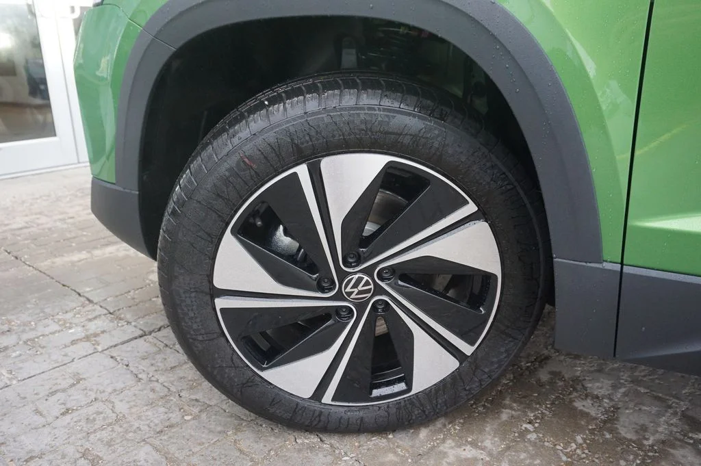 New 2026 Green Volkswagen 1.5T SE image 26