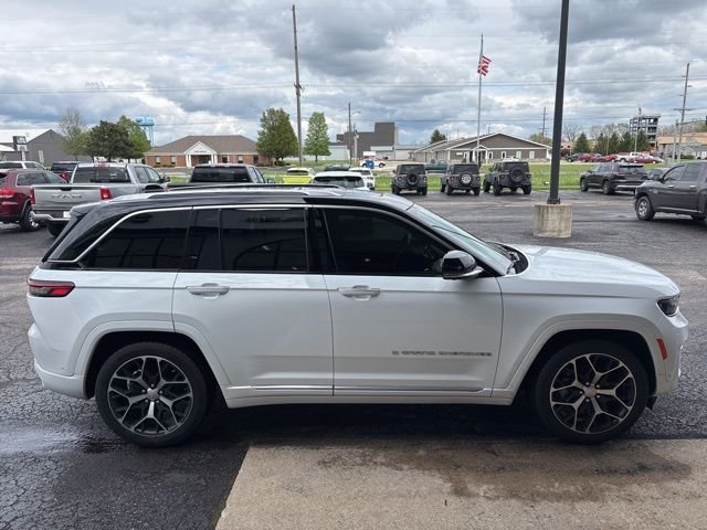 Used 2023 White Jeep Summit Reserve image 7