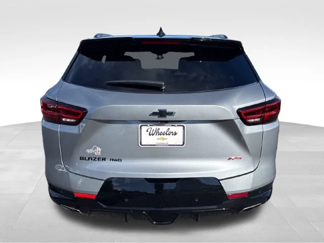 Used 2024 Sterling Gray Metallic Chevrolet RS image 4