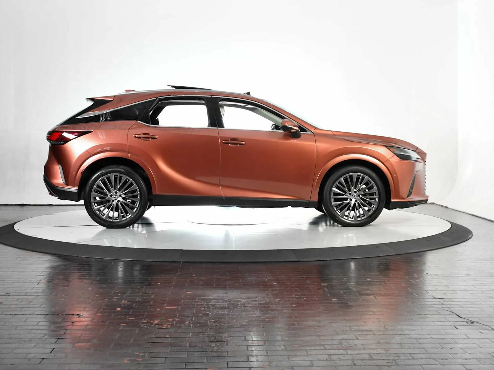 Used 2023 Copper Crest Lexus Luxury image 8