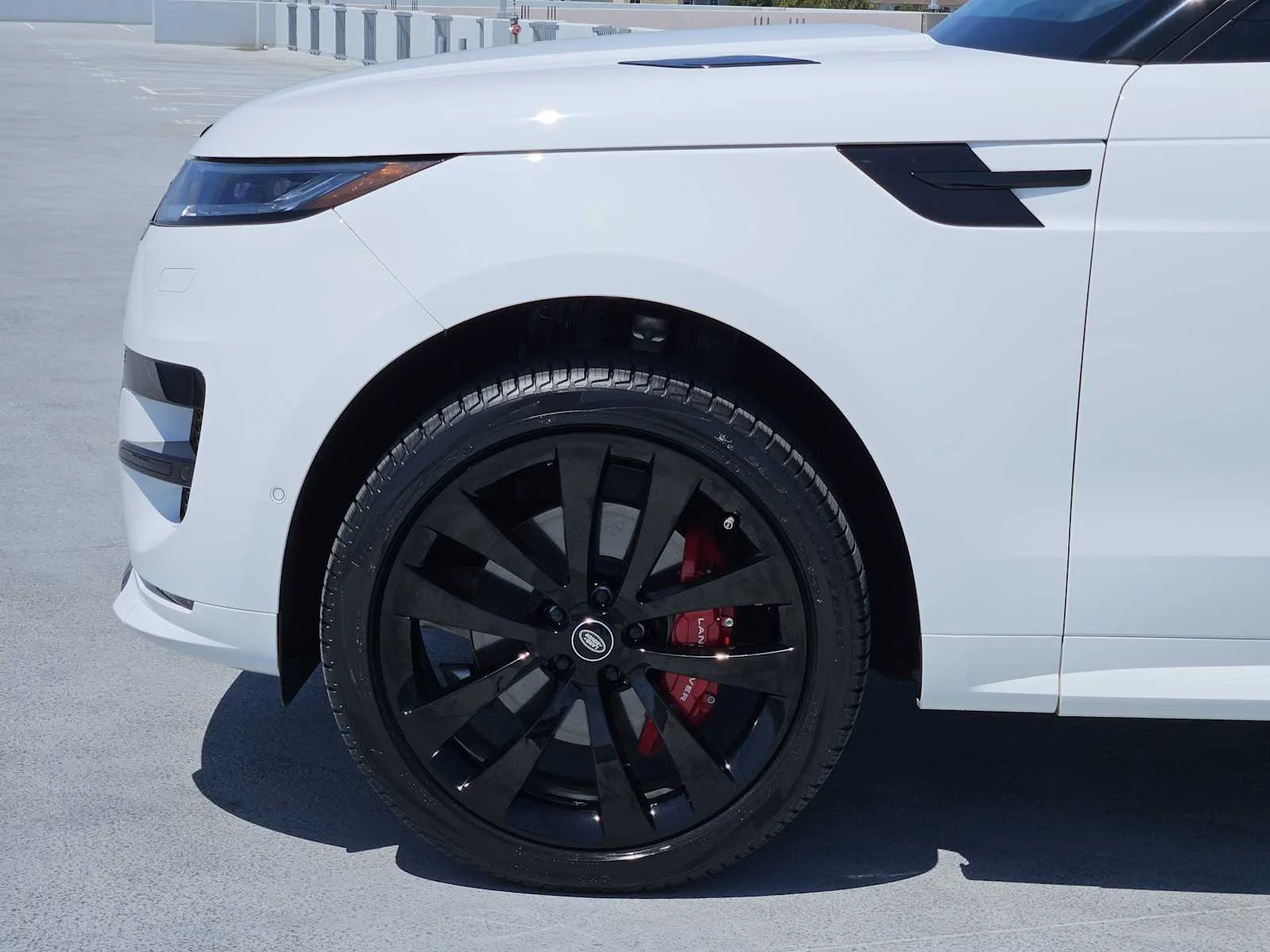 Certified Used 2024 Fuji White Land Rover Dynamic SE image 8