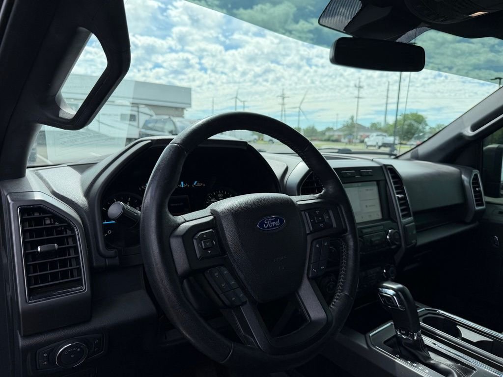 Used 2019 Black Ford XLT image 11