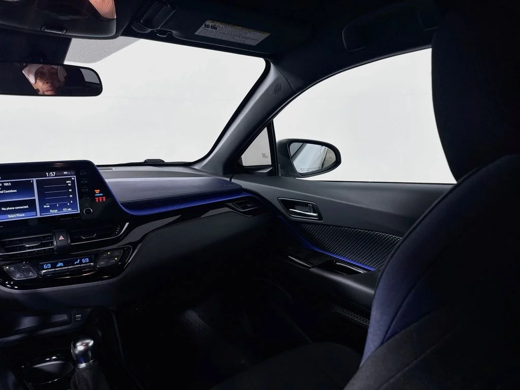 Used 2022 Wind Chill Pearl Toyota XLE image 21