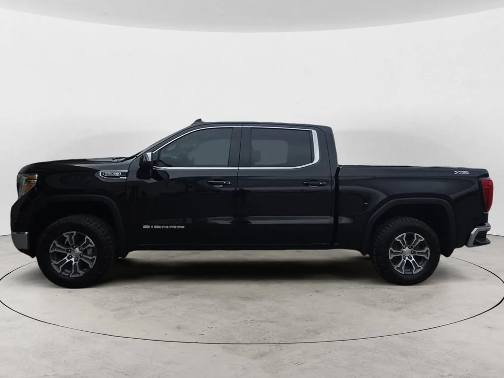Used 2019 Onyx Black GMC SLE image 12