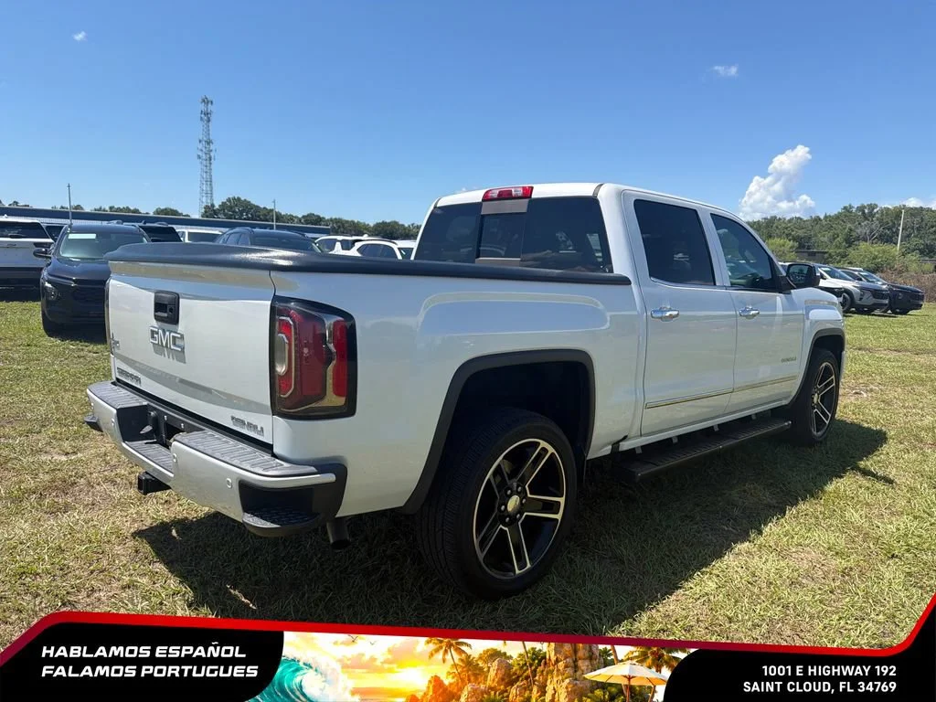 Used 2017 WHITE FROST TRICOAT GMC Denali image 5