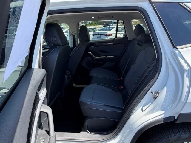 New 2026 White Volkswagen 2.0T SE image 14