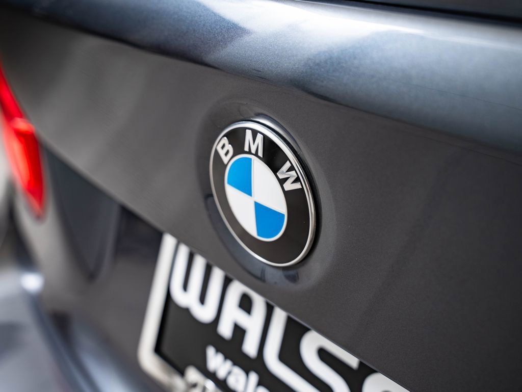 Used 2018 Mineral Gray Metallic BMW  image 18