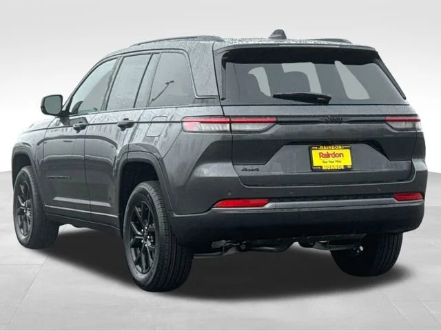 New 2026 Baltic Gray Metallic Clear-Coat Exterior Paint Jeep Altitude image 9