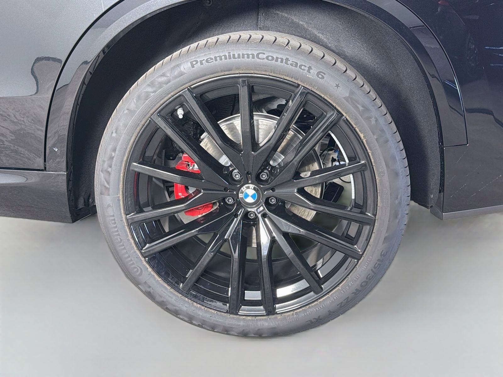 New 2026 Black Sapphire Metallic BMW sDrive40i image 33