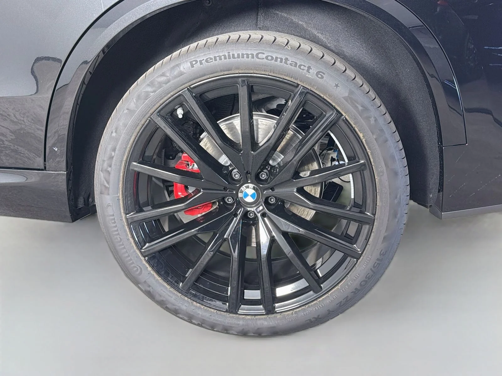 New 2026 Black Sapphire Metallic BMW sDrive40i image 33