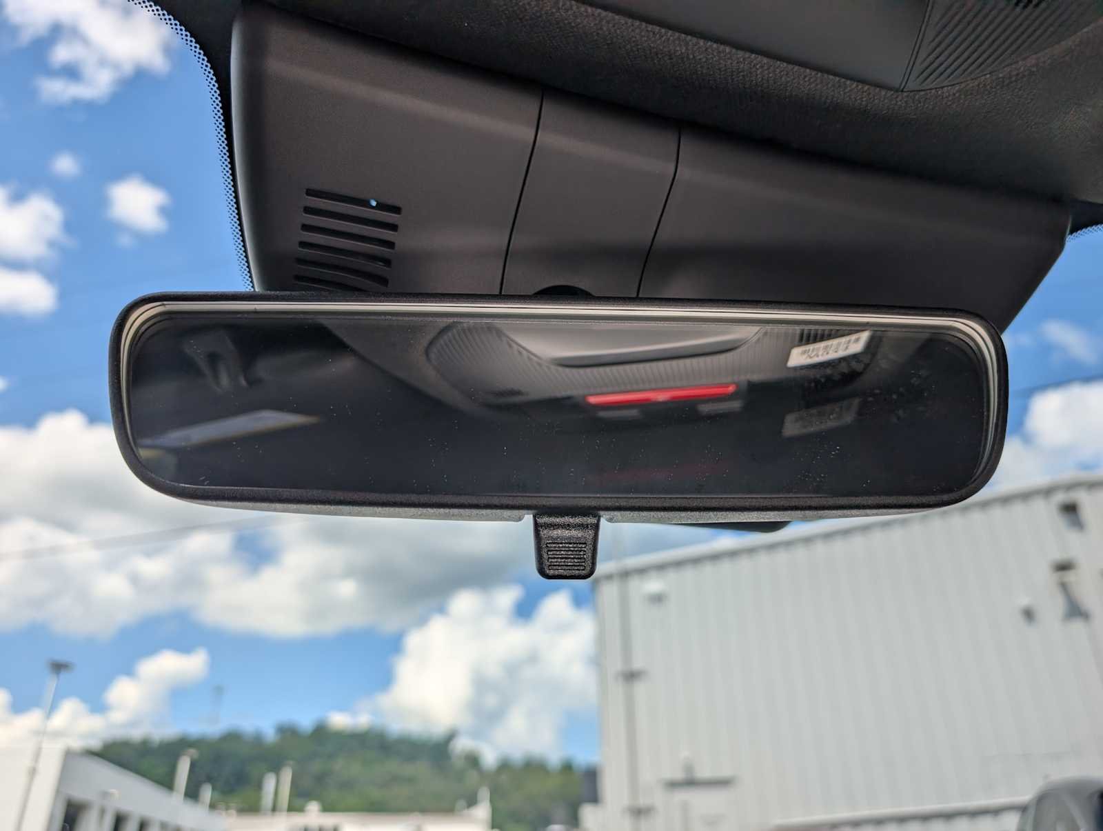New 2027 Pale Gray Kia X-Line S image 25