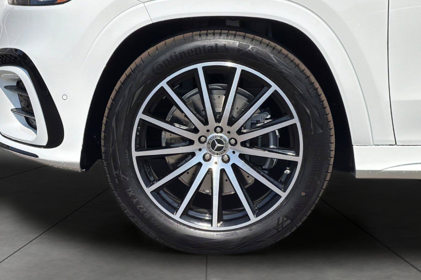 Certified Used 2026  Mercedes-Benz GLS 450 image 5