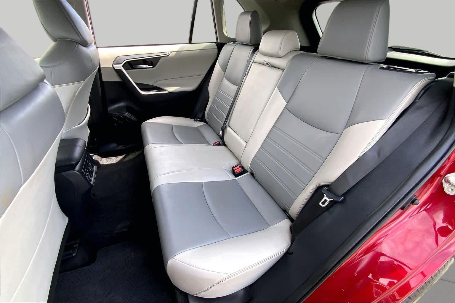 Used 2021 Ruby Flare Pearl Toyota XLE Premium image 20