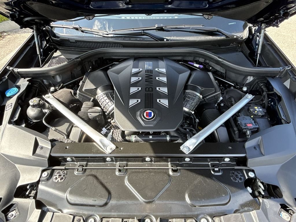 New 2026 Tanzanite Blue II Metallic BMW ALPINA XB7 image 18