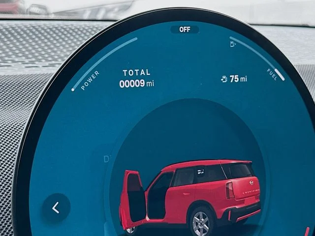 New 2027 Red MINI Signature Plus image 8