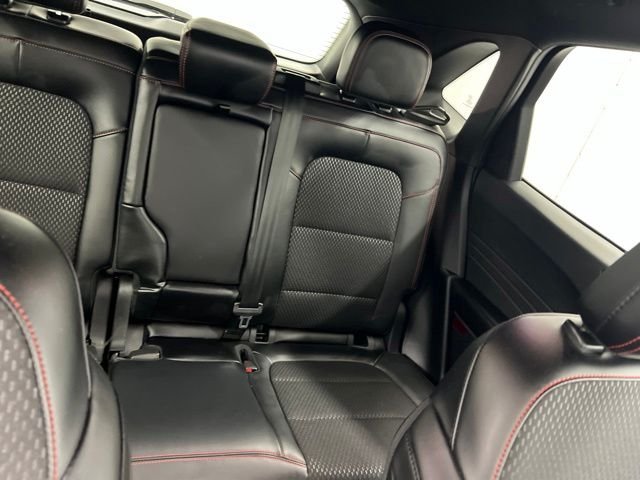 Used 2025 Gray Ford ST-Line image 27