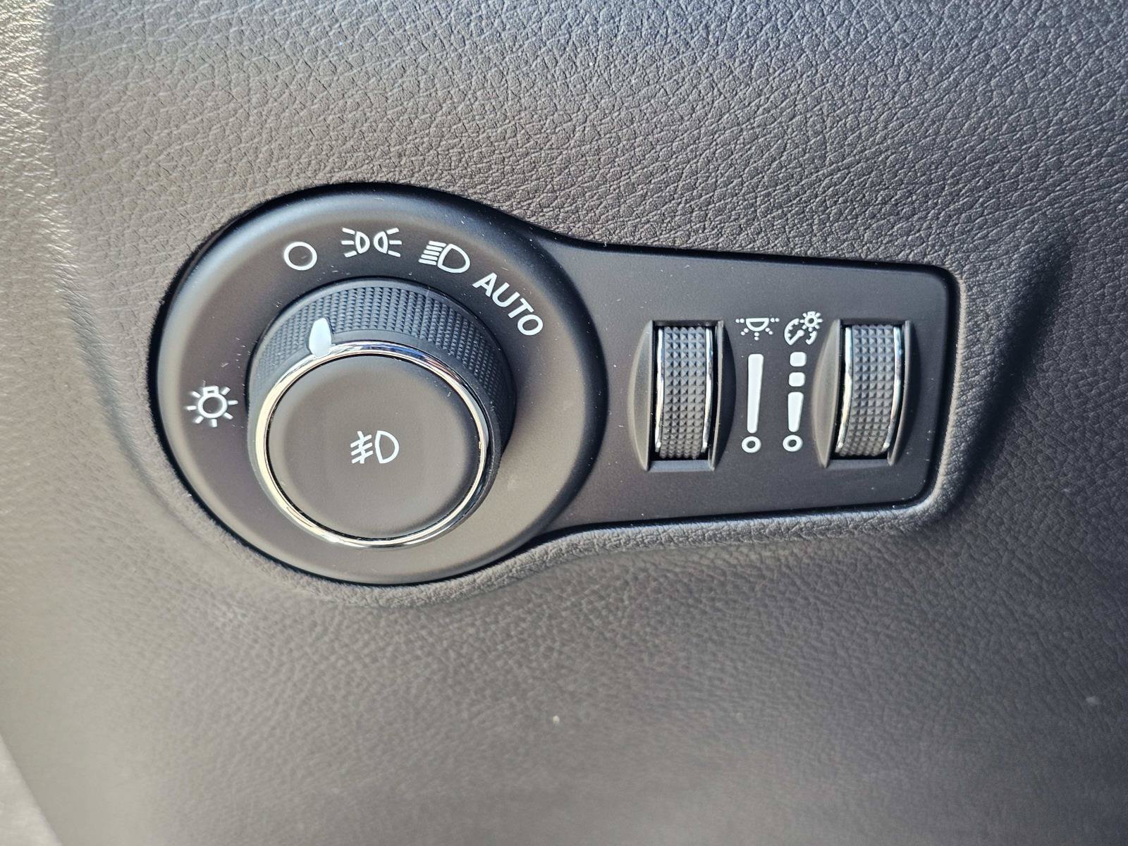 2025 Jeep Compass Limited - Photo 18