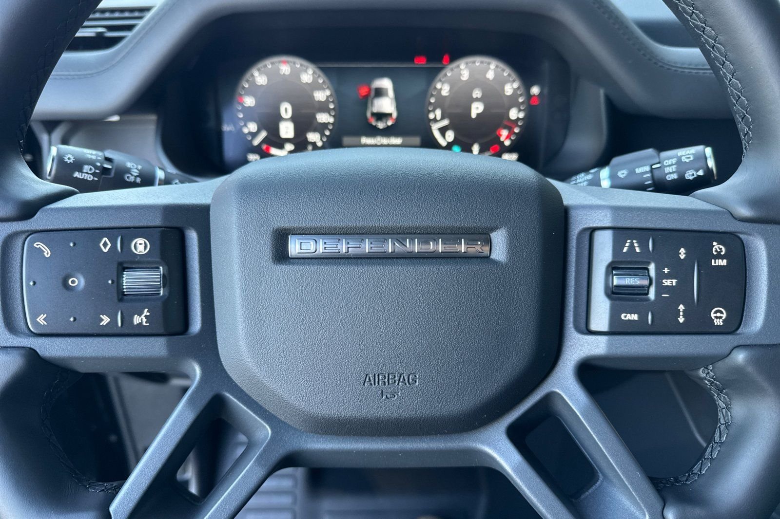 New 2026 Santorini Black Land Rover X-Dynamic SE image 27