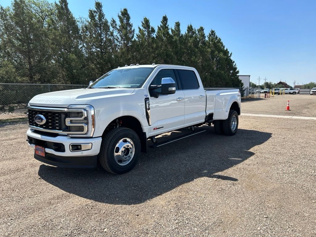 New 2026 Star White Metallic Tri-Coat Ford Platinum image 1