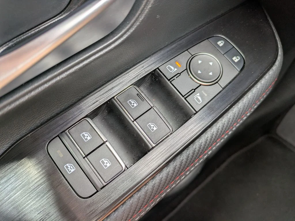 Used 2025 Super Black Nissan SR image 23