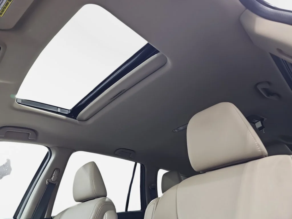 Used 2016  Honda EX-L image 32