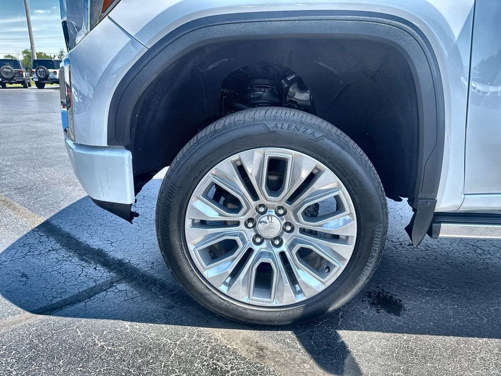 Used 2021 White GMC Denali image 7