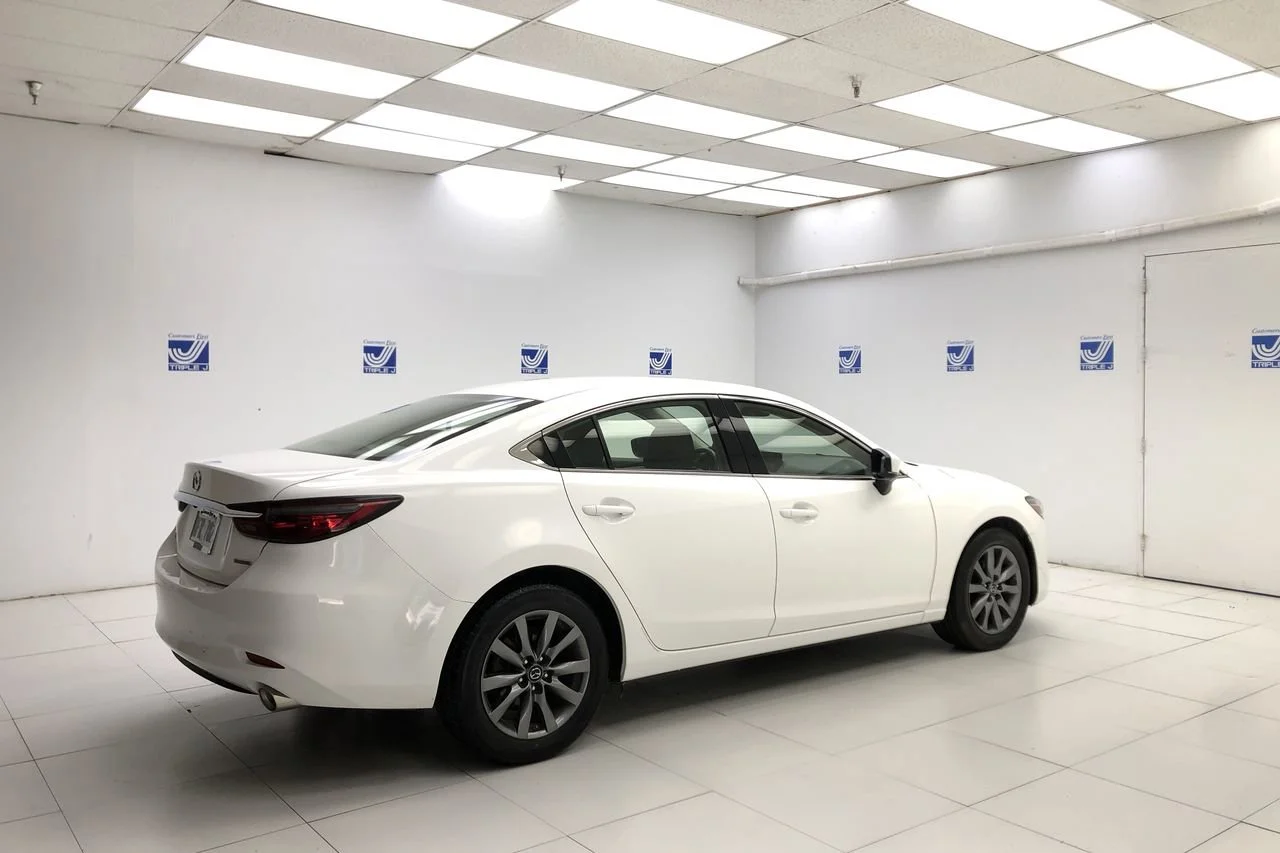 Used 2021 Snowflake White Pearl Mazda Grand Touring image 9