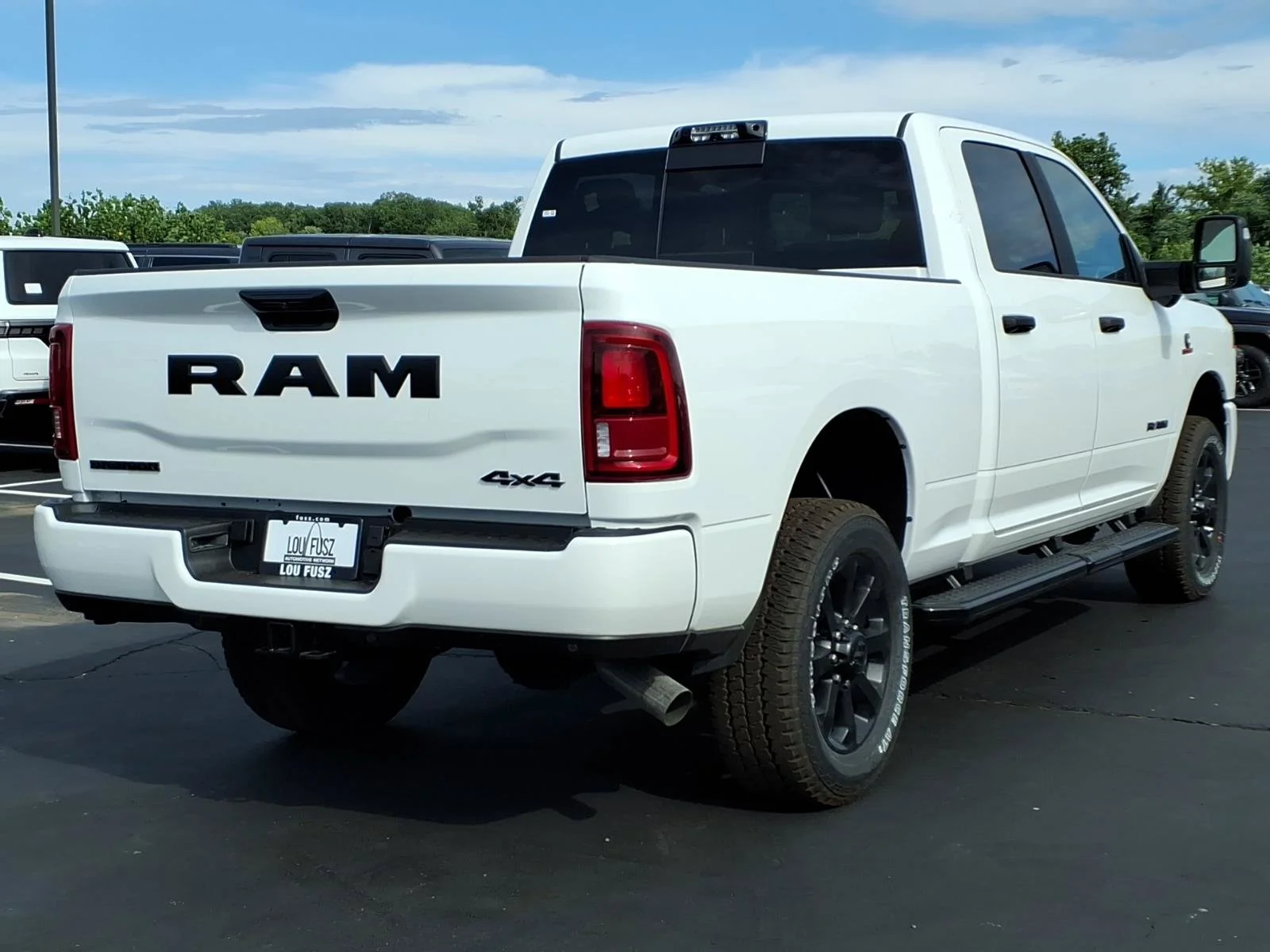 New 2026 Bright White Clear-Coat Exterior Paint RAM Big Horn image 15