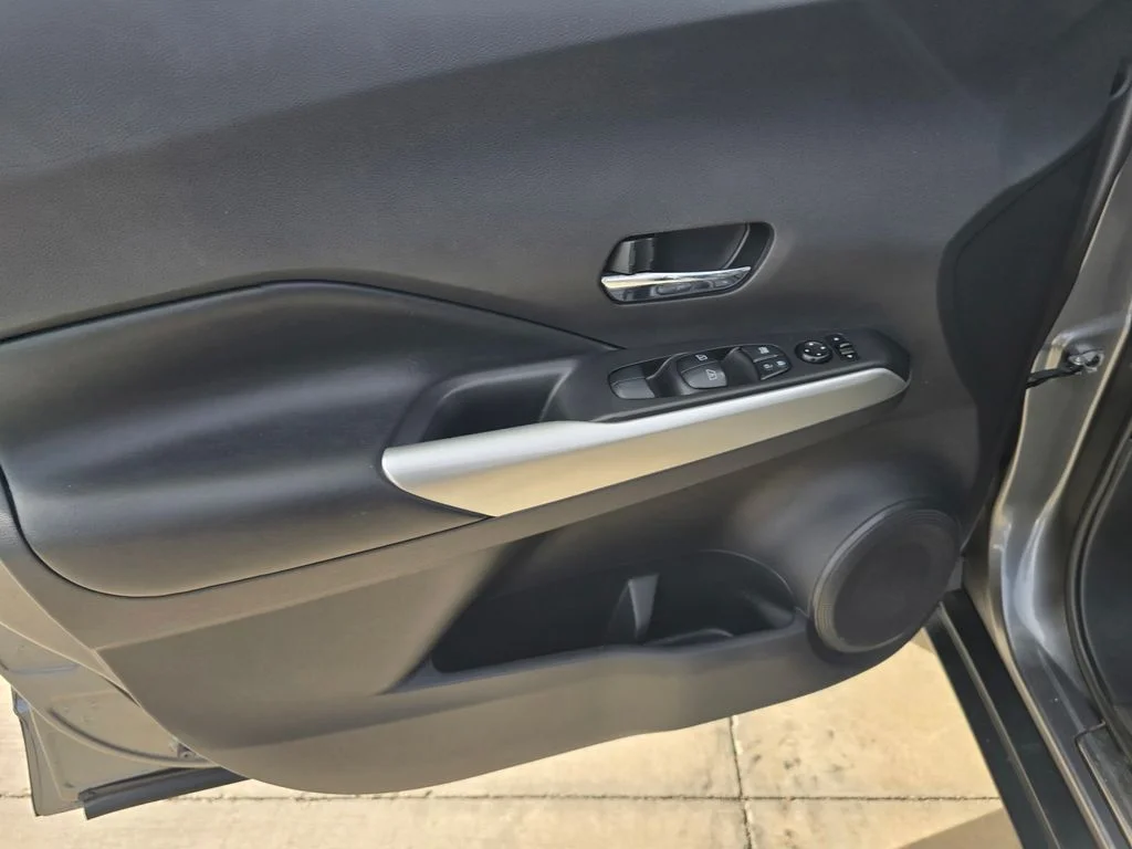 Used 2020 Gray Nissan SR image 21