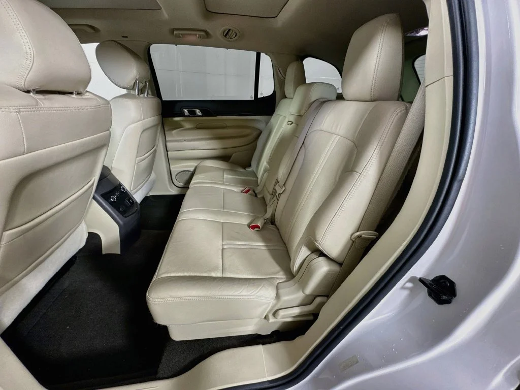 Used 2019 White Lincoln Standard image 29