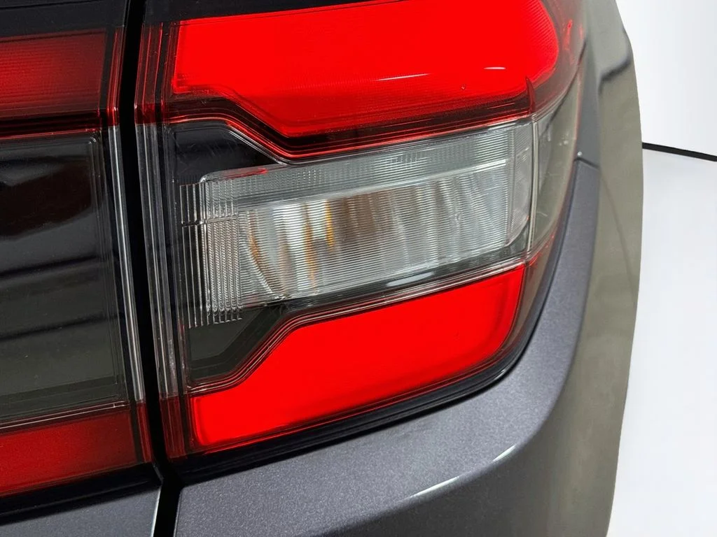 Certified Used 2025 Modern Steel Metallic Honda EX-L image 35