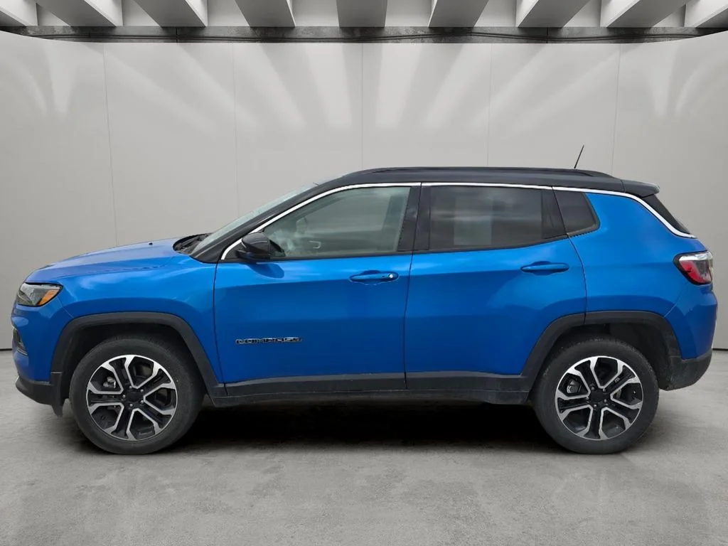 Used 2024 Hydro Blue Pearlcoat Jeep Limited image 2