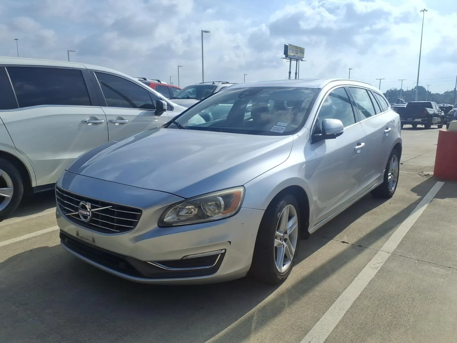Used 2015 Silver Volvo T5 Premier image 4