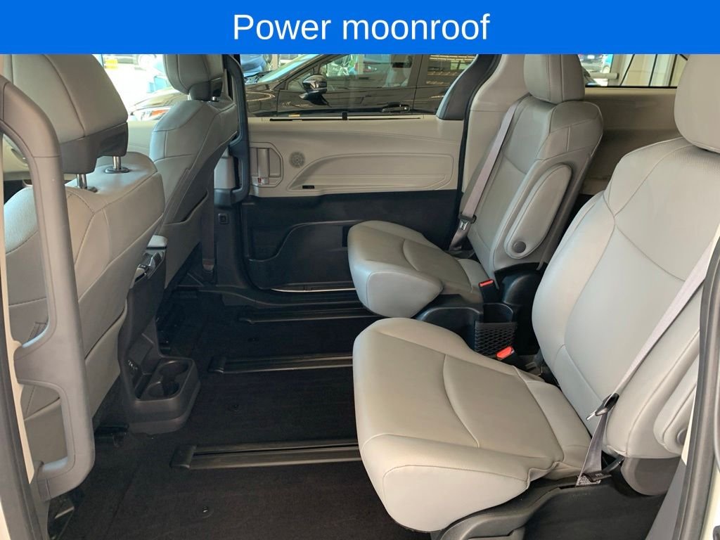 2024 Toyota Sienna XLE - Photo 13