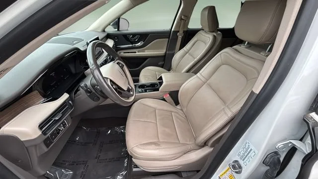 Used 2020 White Lincoln Reserve image 18
