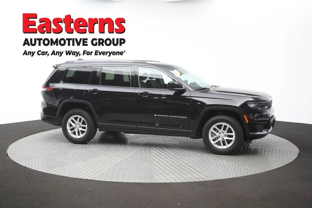 Used 2022 Black Jeep Laredo image 47