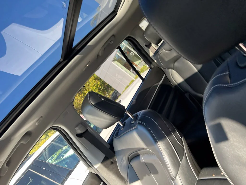 Used 2023 Gray Jeep Limited image 9