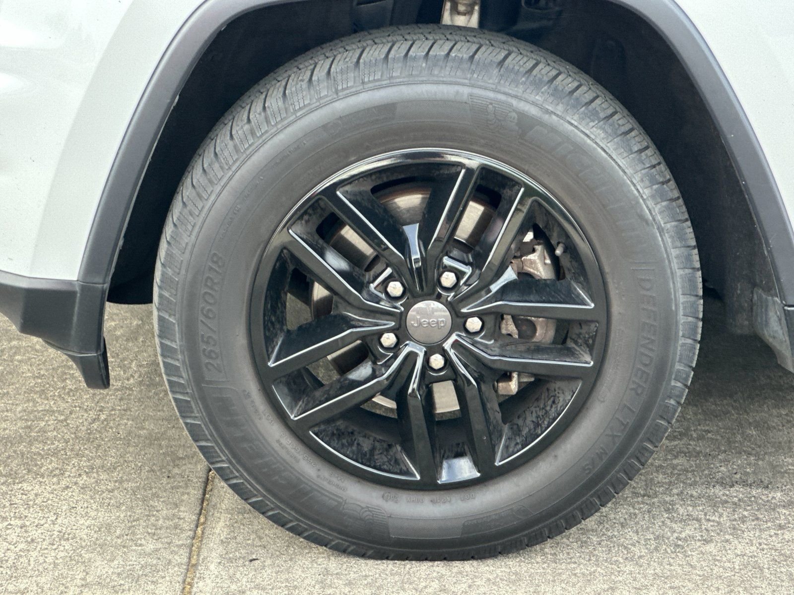 Used 2019 Bright White Clearcoat Jeep Limited image 23