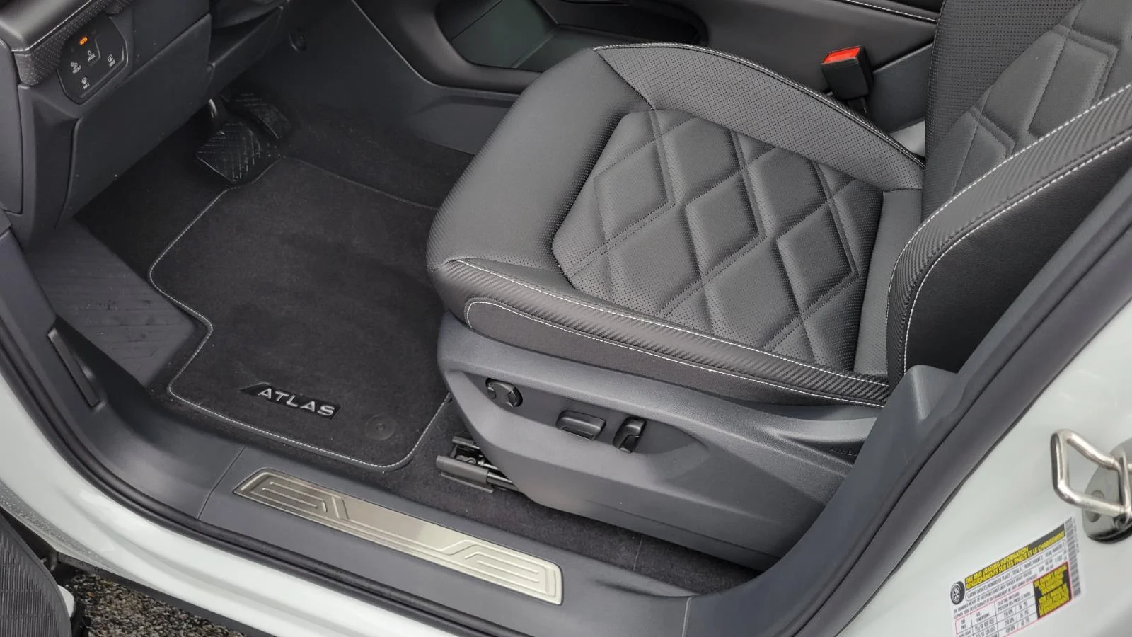 2026 Volkswagen Atlas Cross Sport SE w/Tech - Photo 21