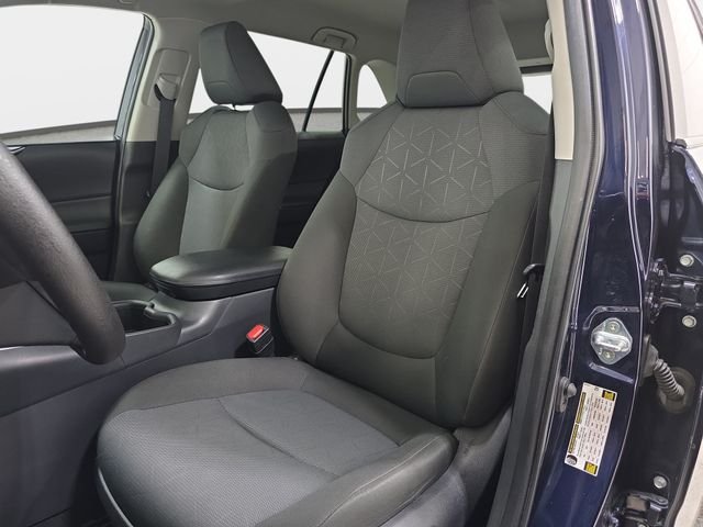 Certified Used 2025  Toyota XLE image 12