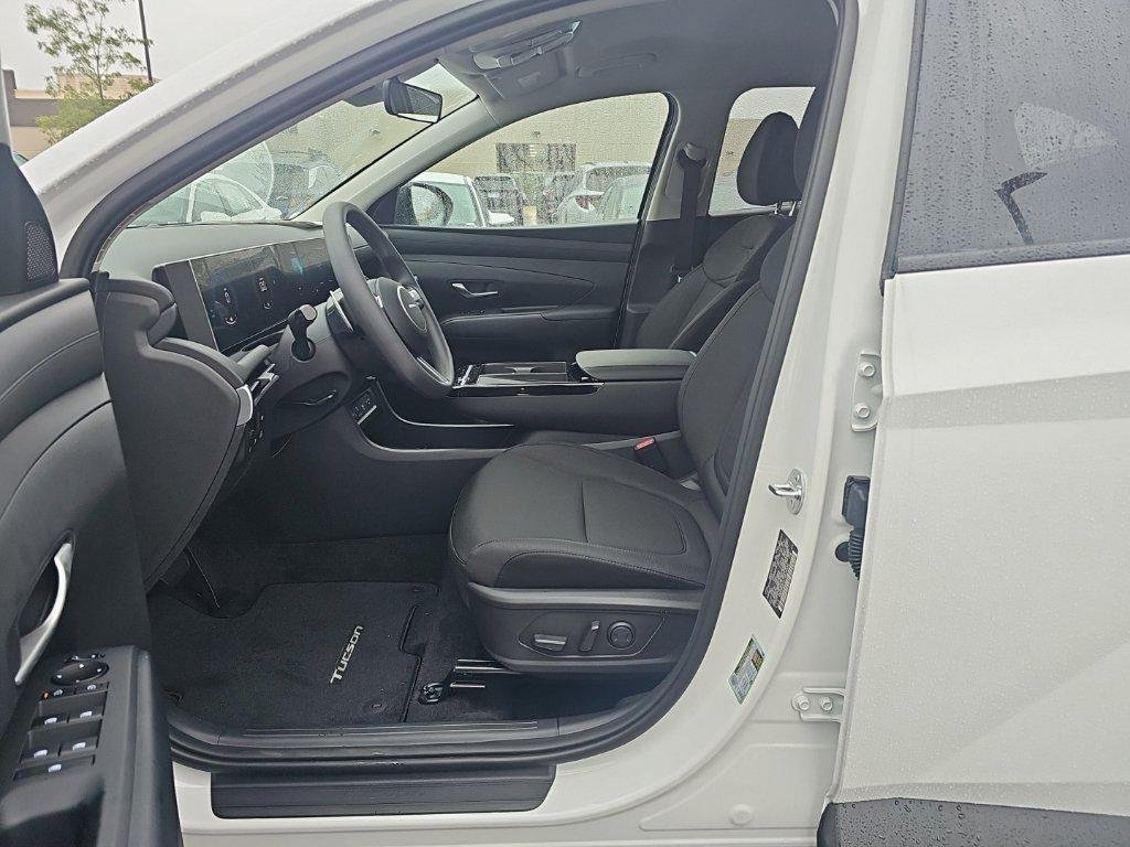 New 2026 White Hyundai SEL AWD image 9