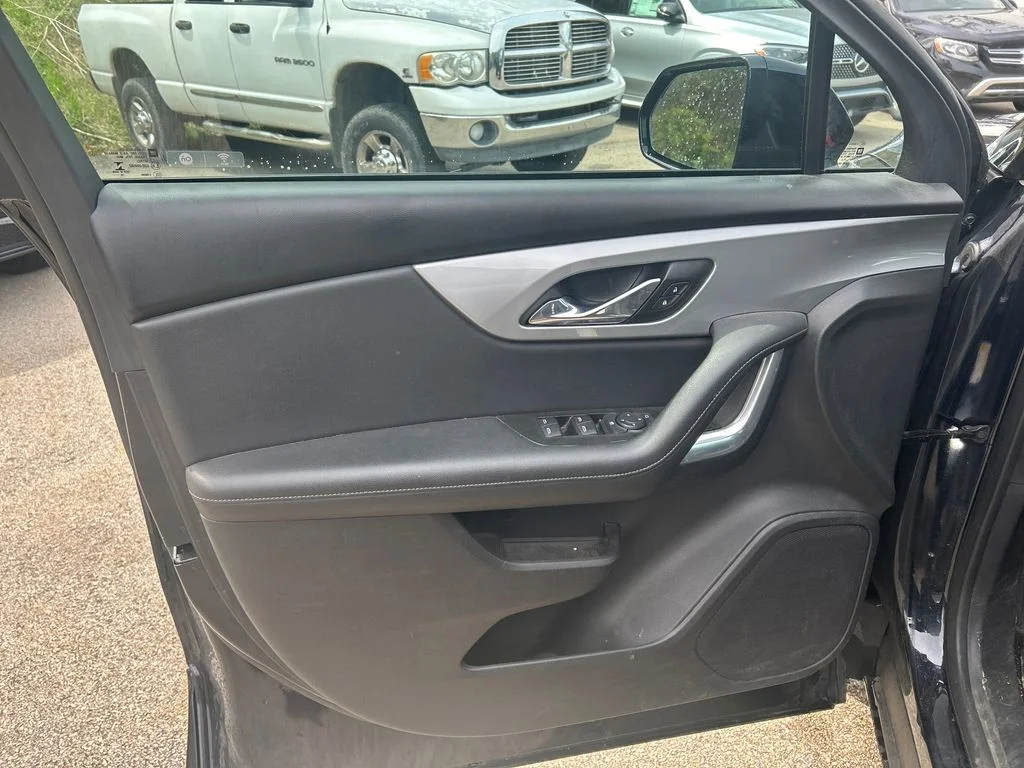 Used 2020 Blue Chevrolet LT image 11