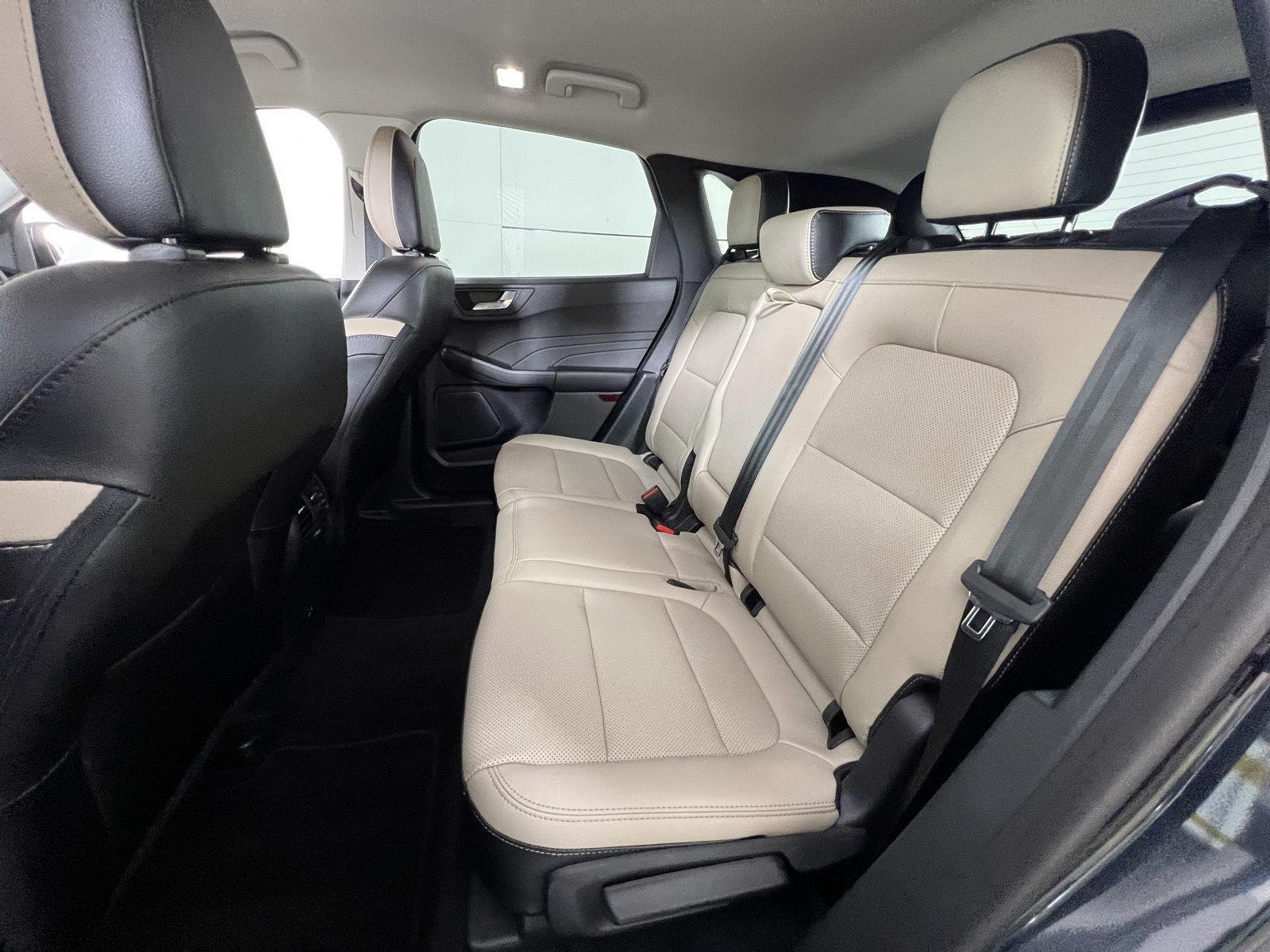 Used 2022 Stone Blue Ford SEL image 19