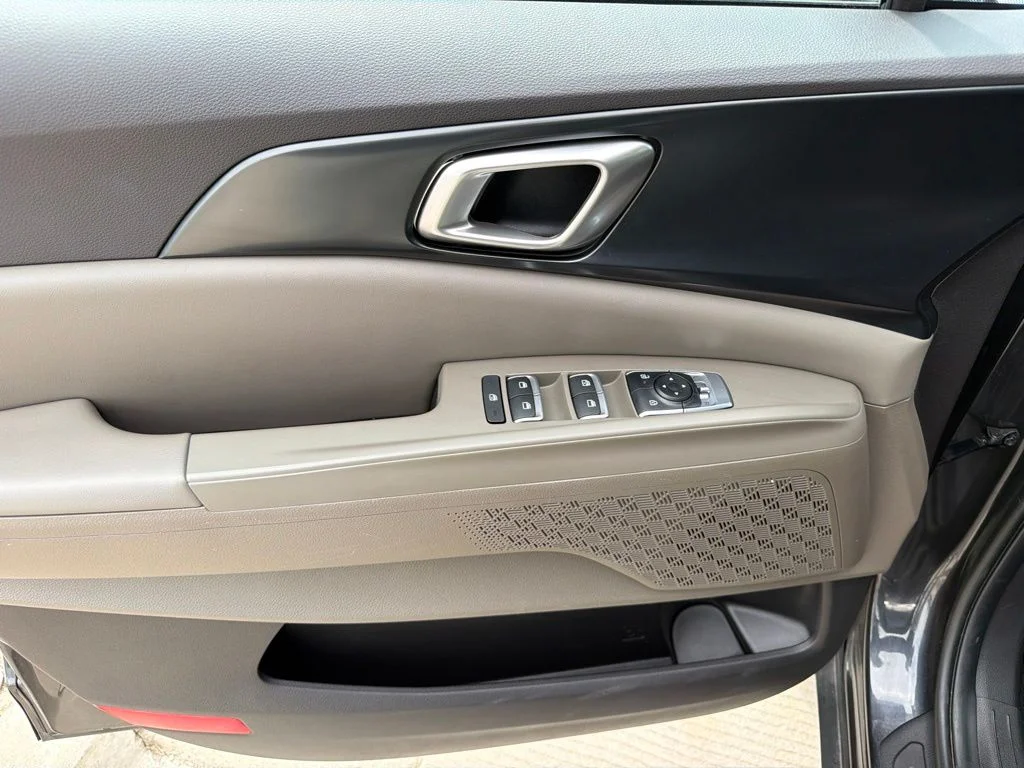 Used 2026 Gray Kia LXS image 7