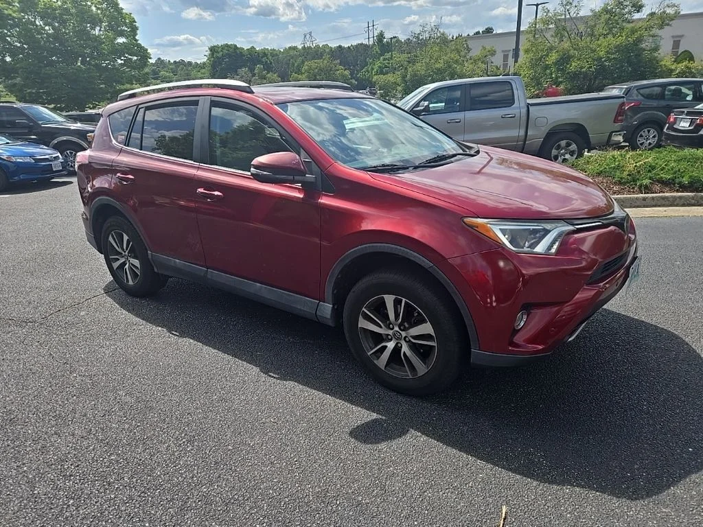 2018 Toyota RAV4 XLE's photo