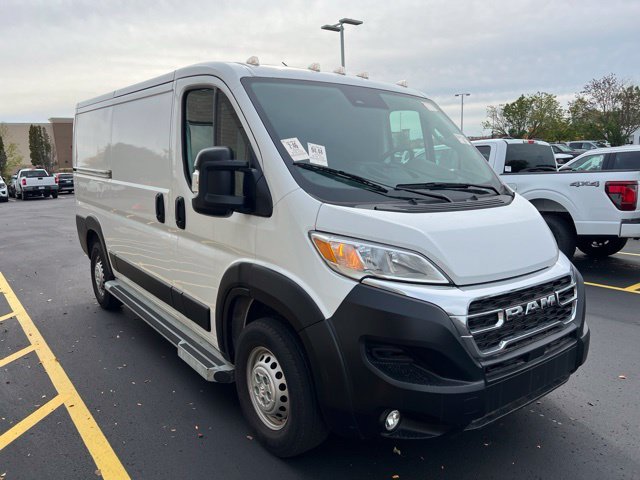 Used 2025 White Ram Base image 1