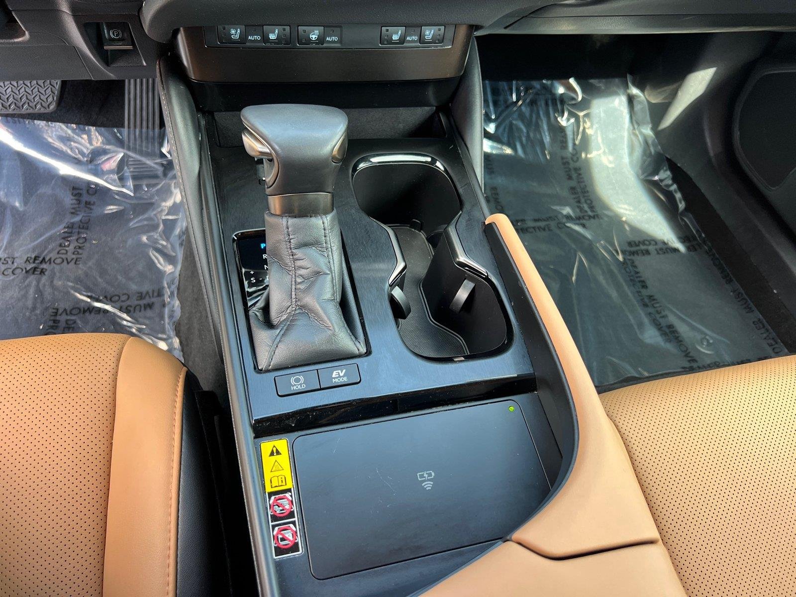 Used 2025 Eminent White Pearl Lexus ES 300h image 32