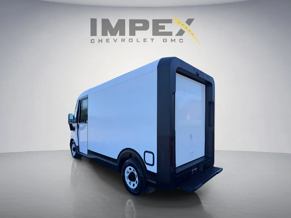 Used 2026 White Chevrolet 400 image 3