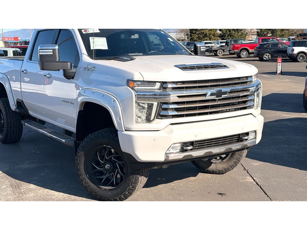 Used 2023 White Chevrolet High Country image 4